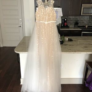 Wedding dress lace and tulle